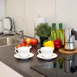 アパート - Solna &