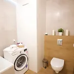 - Solna & شقة كراكوفيا