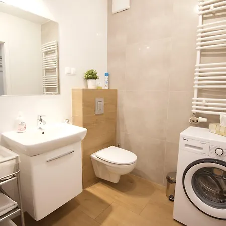 - Solna & Apartman *