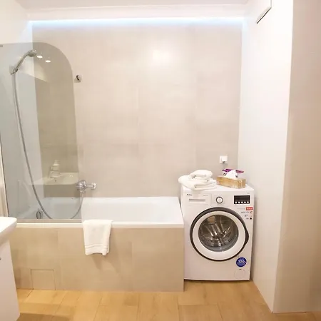 - Solna & Apartman Krakkó