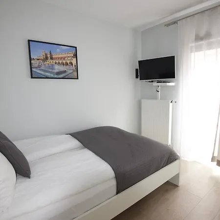 - Solna & Apartman Krakkó