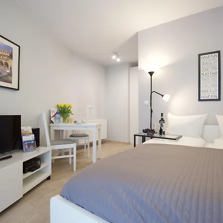 - Solna & דירה קרקוב