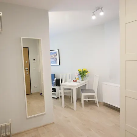 דירה - Solna & *