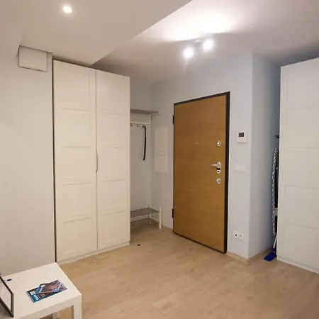 - Solna & * קרקוב