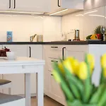 Apartman - Solna & *